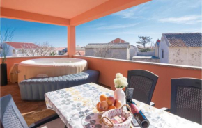 2 Bedroom Cozy Apartment In Povljana